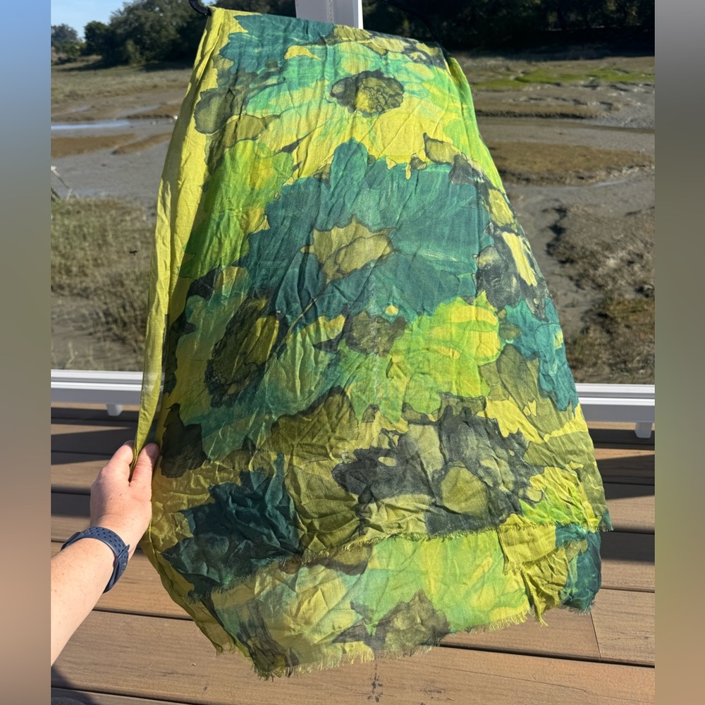 NWOT Niquead scarf